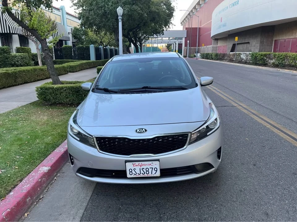 2018 Kia Forte - Image 2 of 11