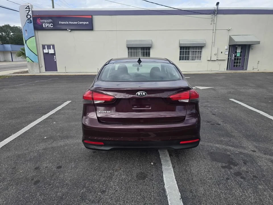 2018 Kia Forte - Image 2 of 17