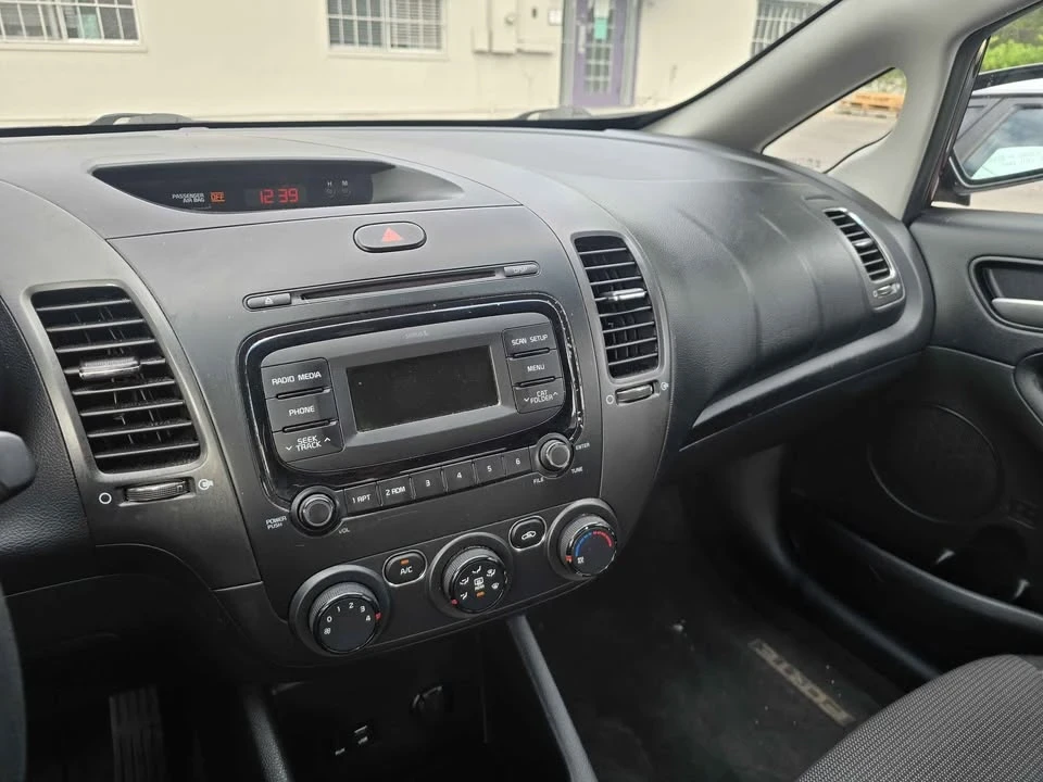2018 Kia Forte - Image 15 of 17