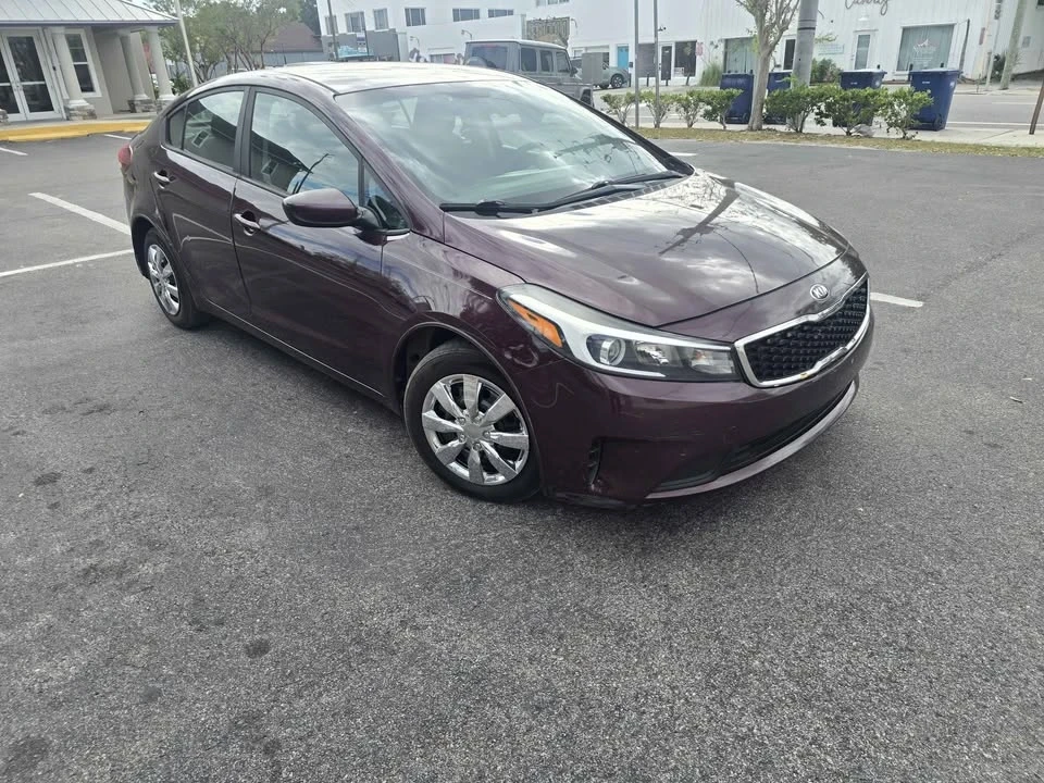 2018 Kia Forte - Image 12 of 17