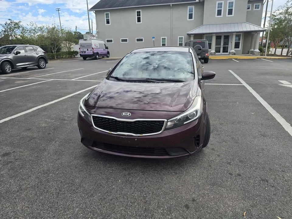 2018 Kia Forte - Image 11 of 17