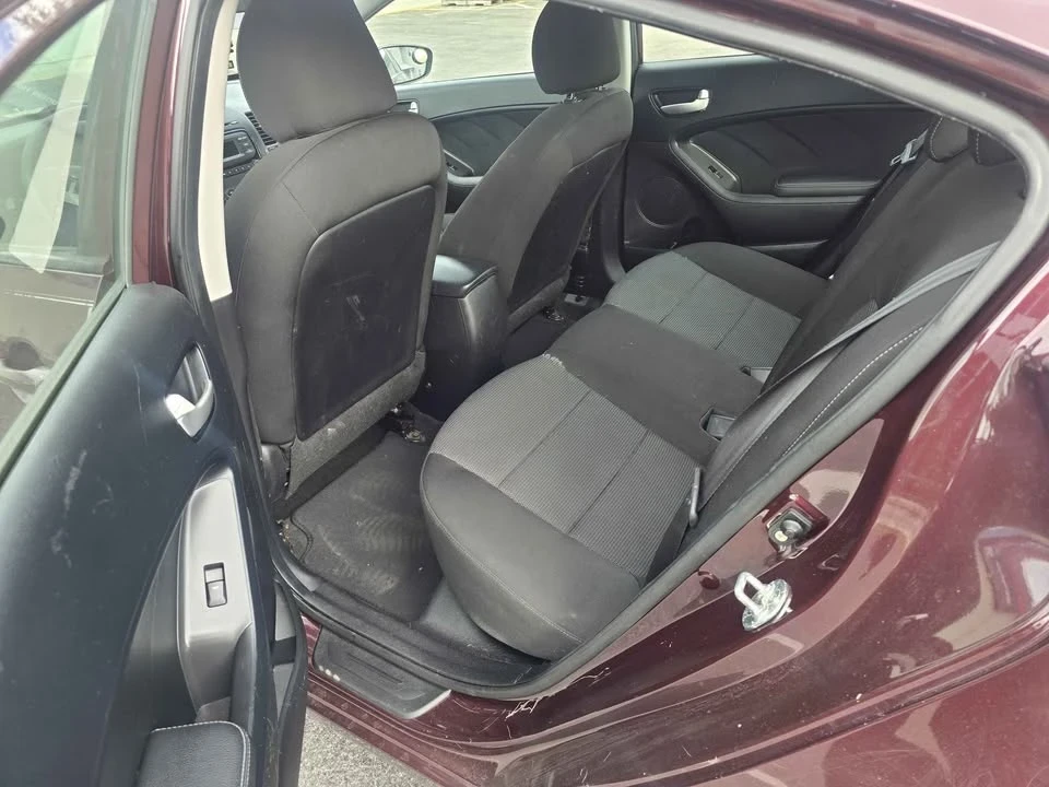 2018 Kia Forte - Image 6 of 17