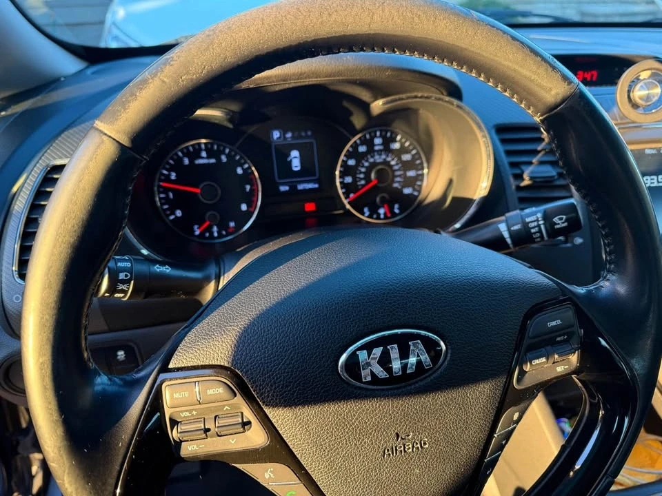 2018 Kia Forte - Image 8 of 9