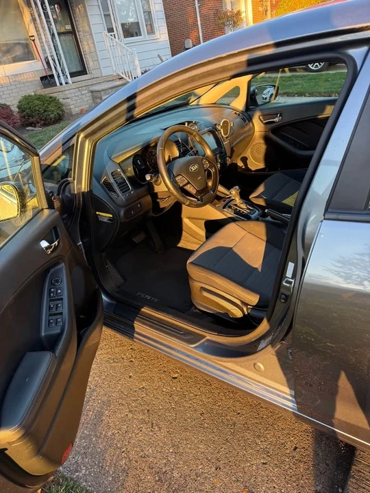 2018 Kia Forte - Image 7 of 9