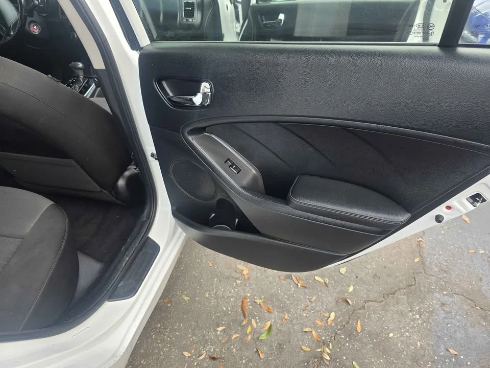 2018 Kia Forte - Image 12 of 13