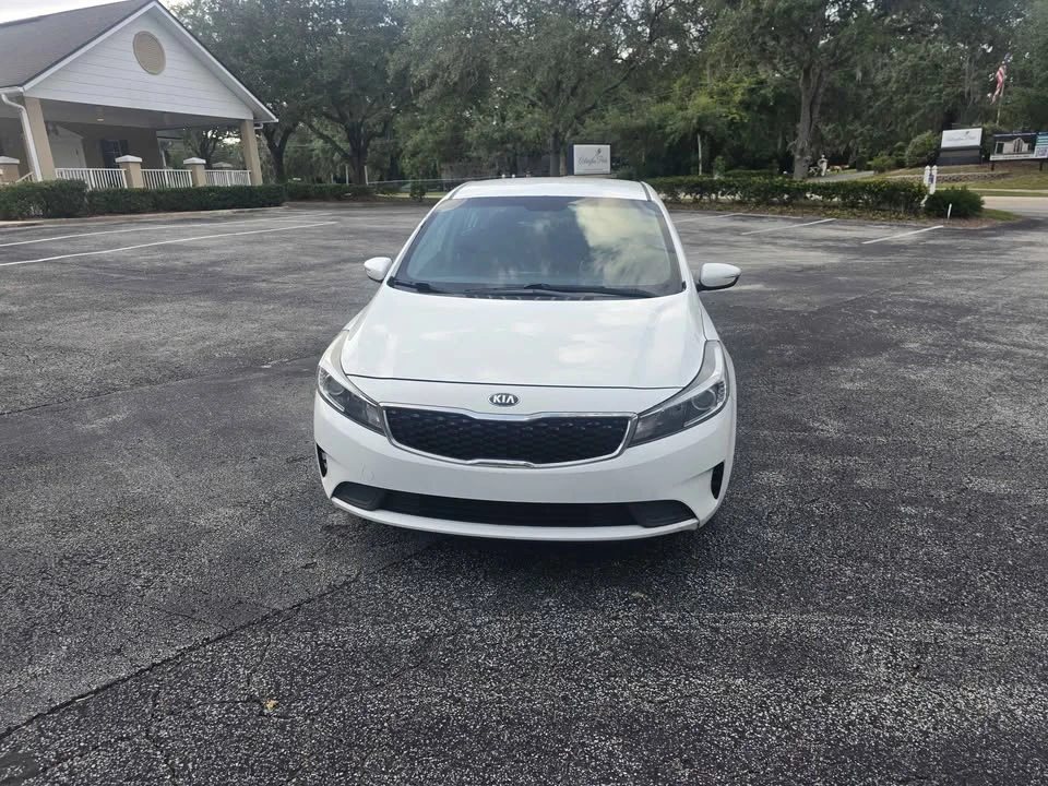 2018 Kia Forte - Image 5 of 13
