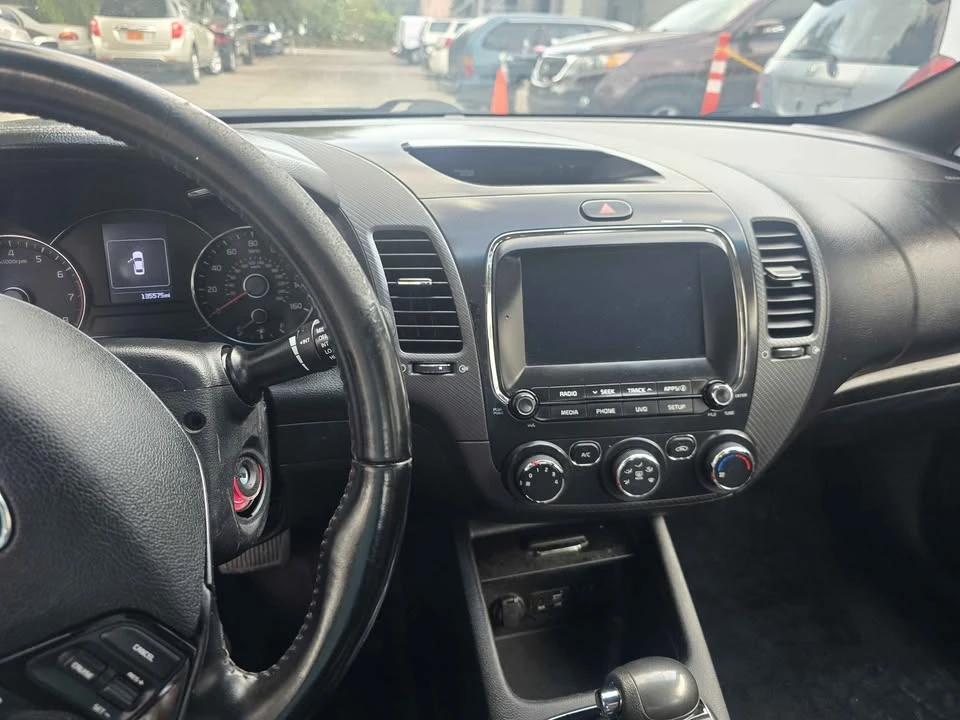 2018 Kia Forte - Image 8 of 13