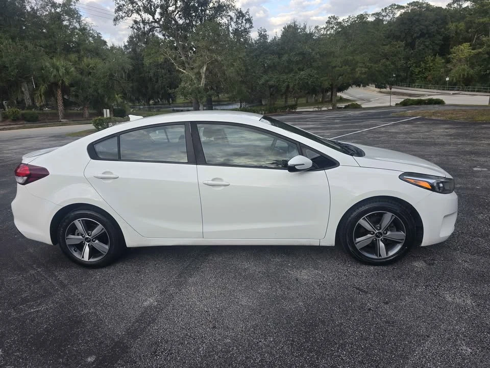 2018 Kia Forte - Image 2 of 13