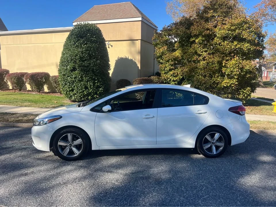2018 Kia Forte - Image 8 of 18