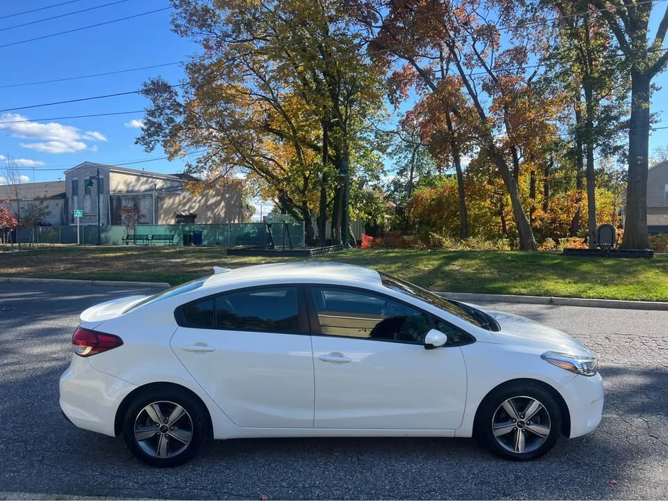 2018 Kia Forte - Image 2 of 18