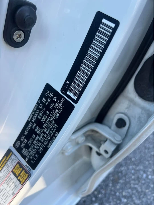 2018 Kia Forte - Image 14 of 18