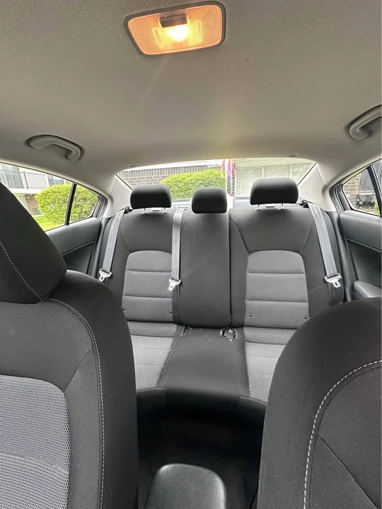 2018 Kia Forte - Image 8 of 10