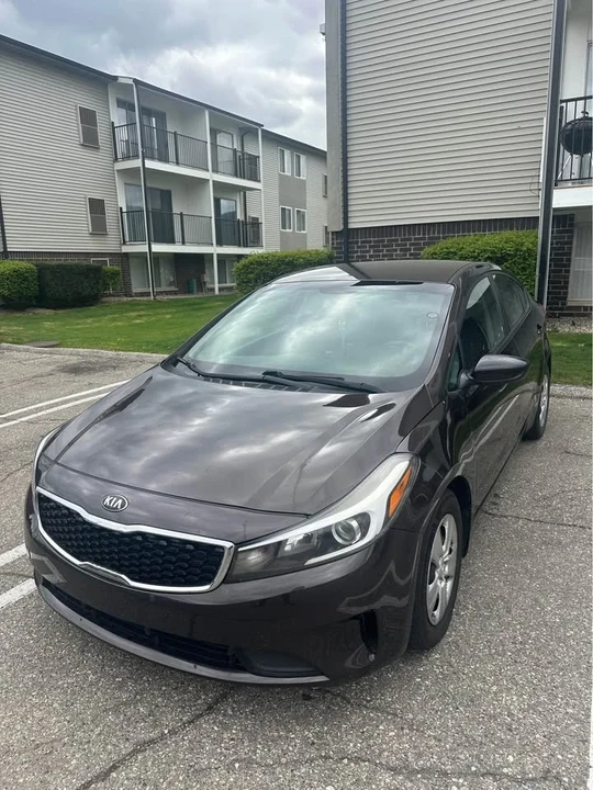 2018 Kia Forte - Image 2 of 10
