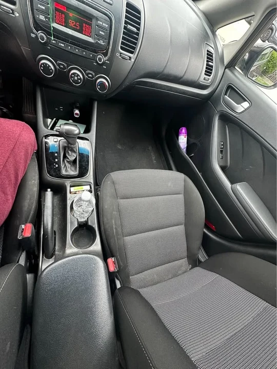 2018 Kia Forte - Image 9 of 10