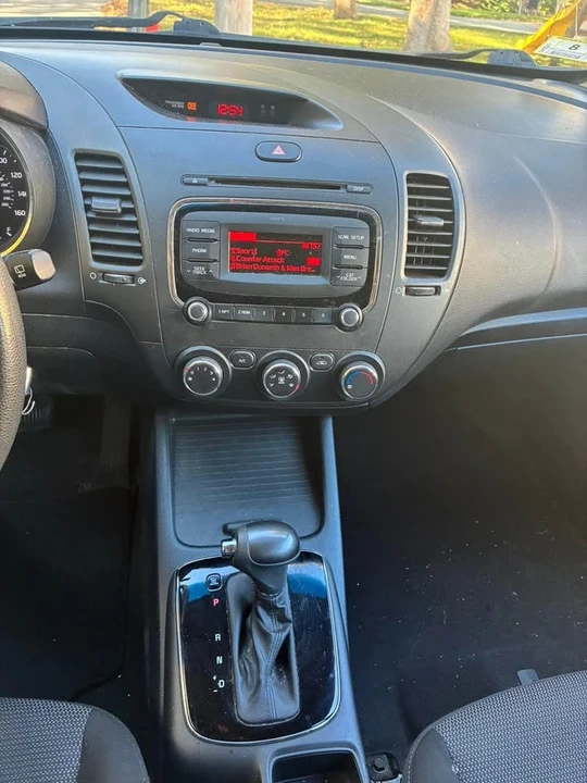 2018 Kia Forte - Image 12 of 14