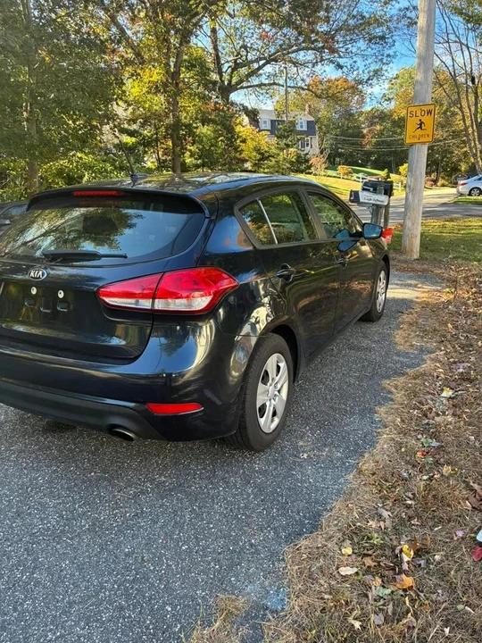 2018 Kia Forte - Image 10 of 14