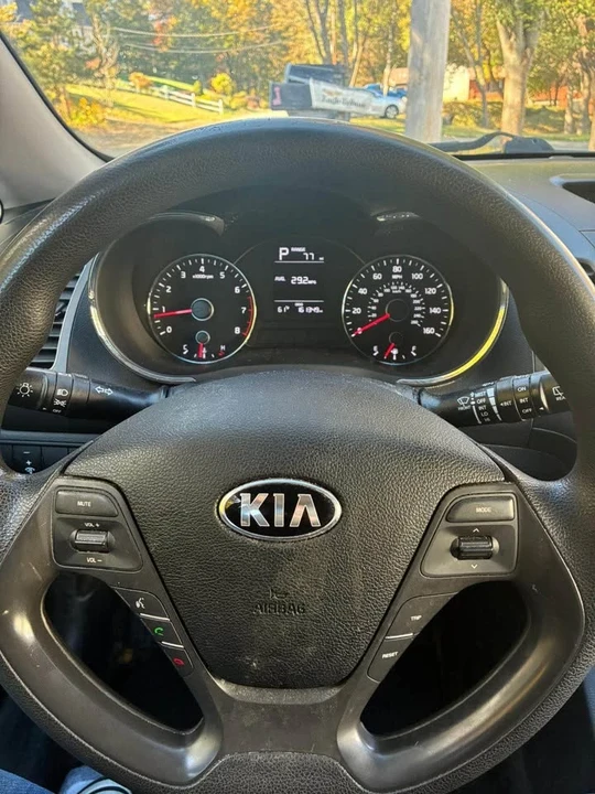 2018 Kia Forte - Image 7 of 14