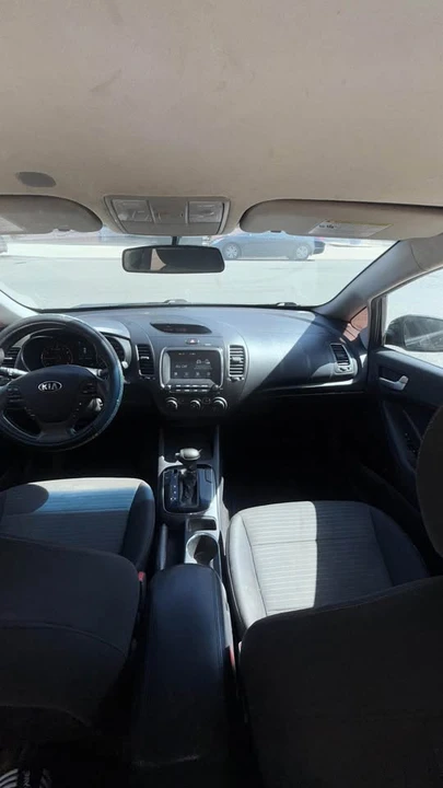 2018 Kia Forte - Image 8 of 18