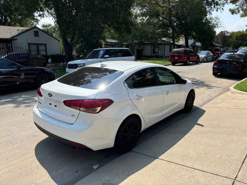 2018 Kia Forte - Image 4 of 12