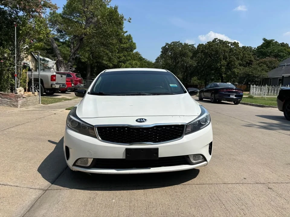 2018 Kia Forte - Image 2 of 12