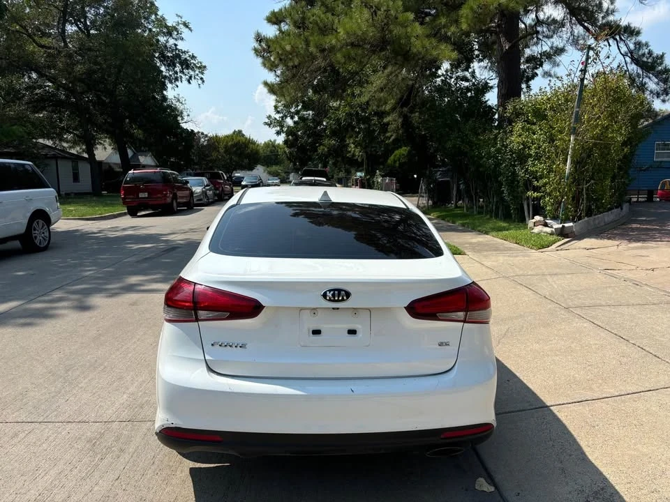 2018 Kia Forte - Image 3 of 12