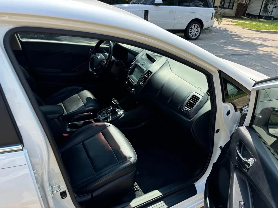 2018 Kia Forte - Image 10 of 12