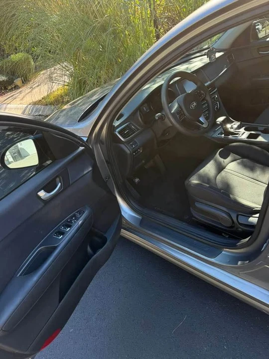 2018 Kia Optima/K5 - Image 10 of 12