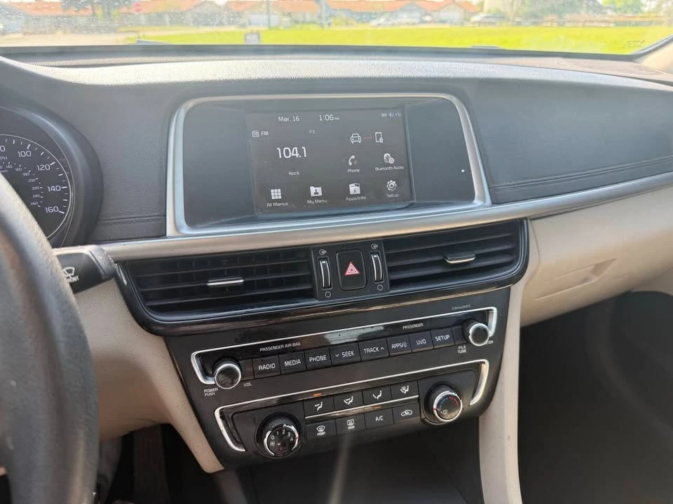 2018 Kia Optima/K5 - Image 9 of 12