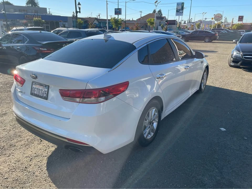 2018 Kia Optima/K5 - Image 4 of 10