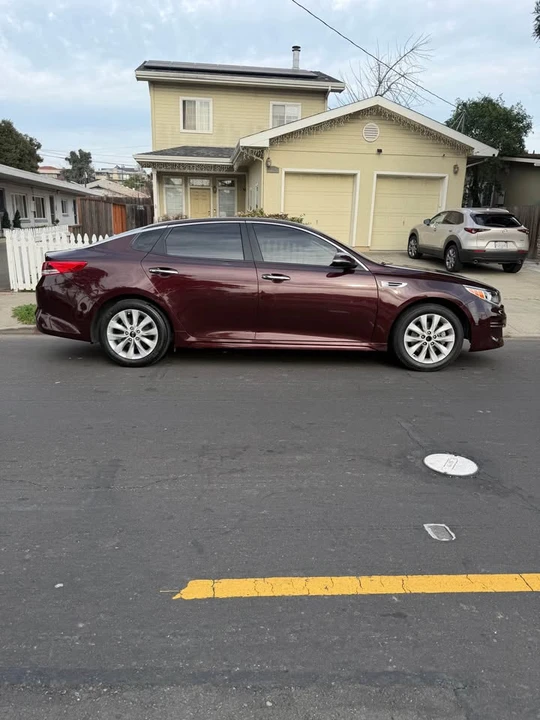 2018 Kia Optima/K5 - Image 9 of 11
