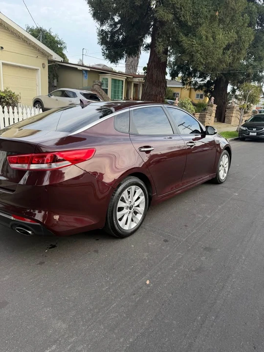 2018 Kia Optima/K5 - Image 10 of 11