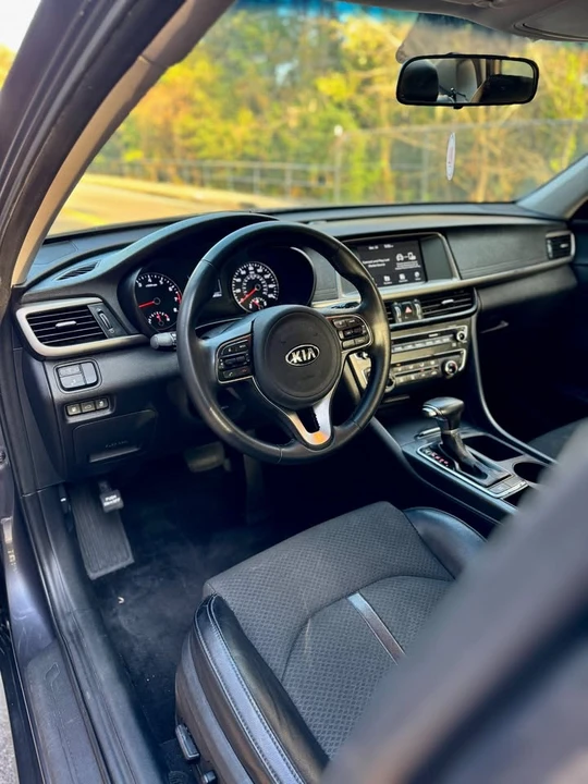 2018 Kia Optima/K5 - Image 11 of 18