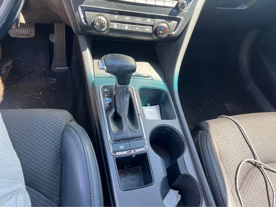 2018 Kia Optima/K5 - Image 10 of 12