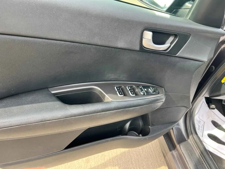 2018 Kia Optima/K5 - Image 15 of 18