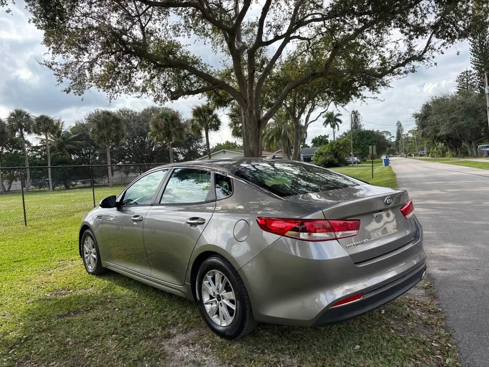 2018 Kia Optima/K5 - Image 2 of 10