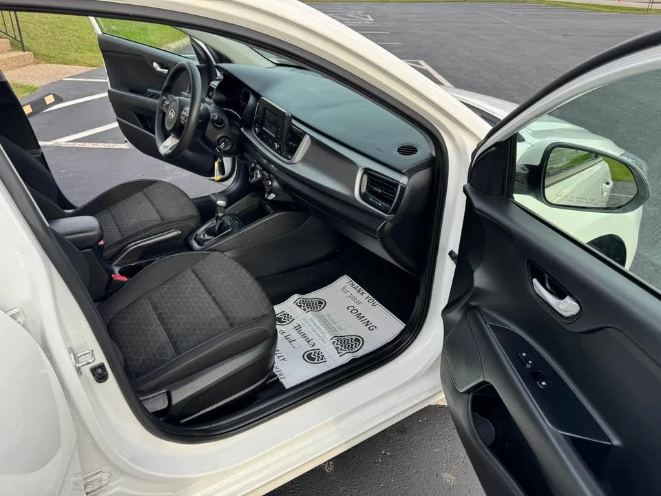 2018 Kia Rio - Image 13 of 19