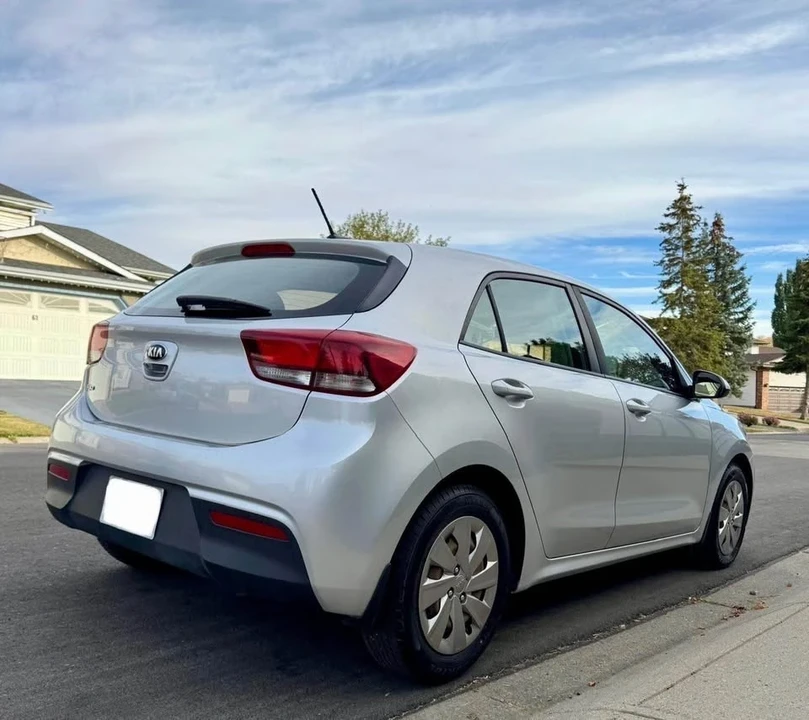 2018 Kia Rio - Image 5 of 14