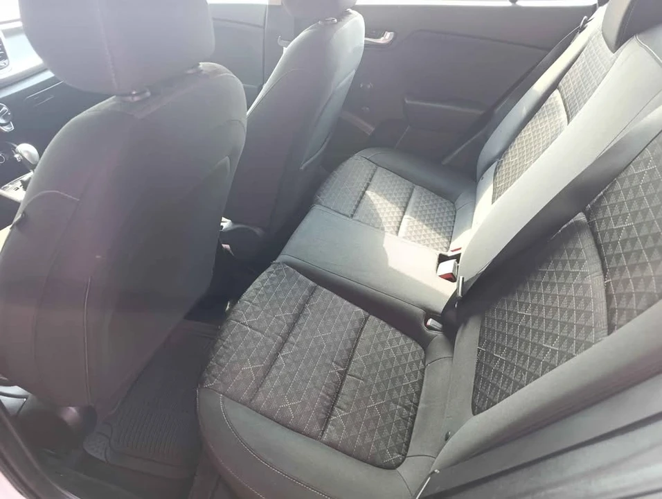 2018 Kia Rio - Image 9 of 14