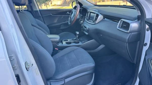 2018 Kia Sorento - Image 13 of 31