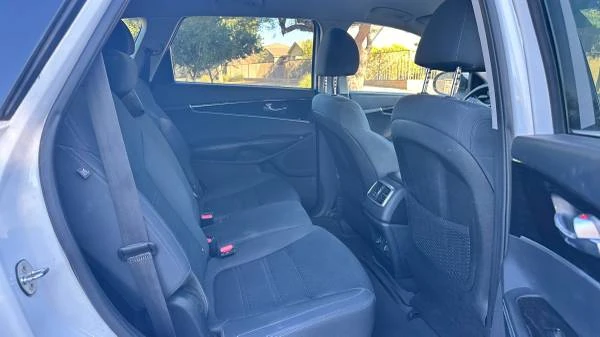 2018 Kia Sorento - Image 15 of 31