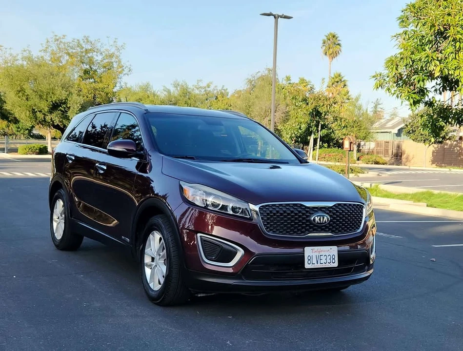 2018 Kia Sorento - Image 2 of 19