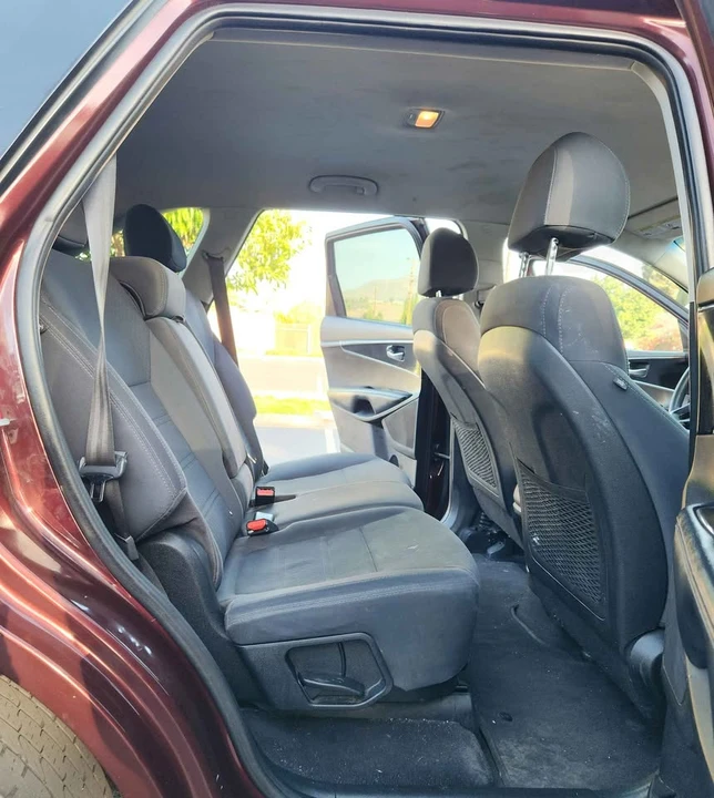 2018 Kia Sorento - Image 10 of 19