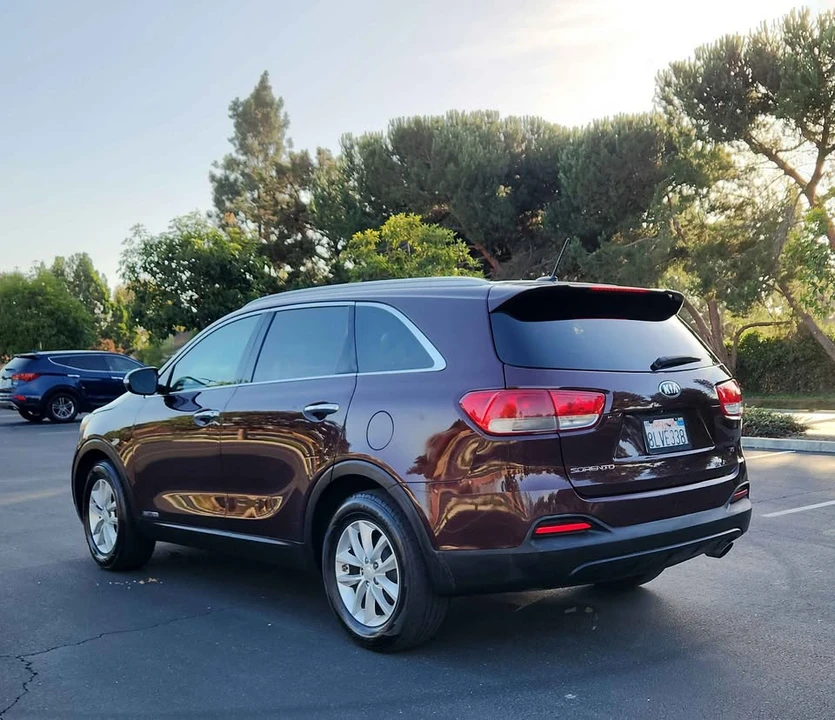 2018 Kia Sorento - Image 5 of 19