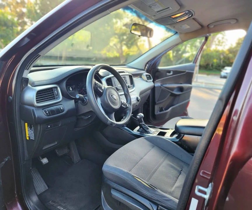 2018 Kia Sorento - Image 7 of 19