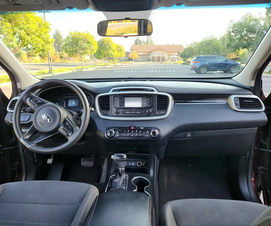 2018 Kia Sorento - Image 6 of 19