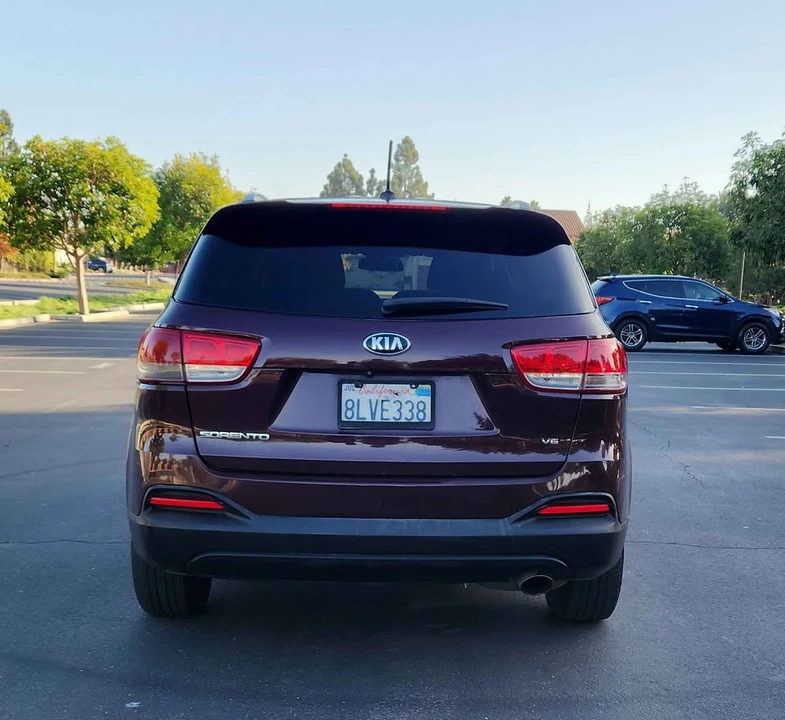2018 Kia Sorento - Image 4 of 19