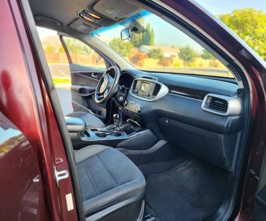 2018 Kia Sorento - Image 9 of 19
