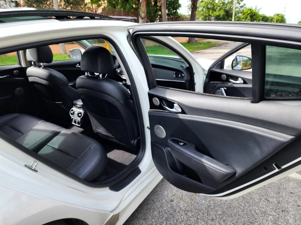 2018 Kia Stinger - Image 18 of 20