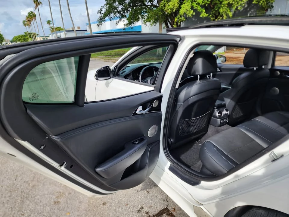 2018 Kia Stinger - Image 13 of 20