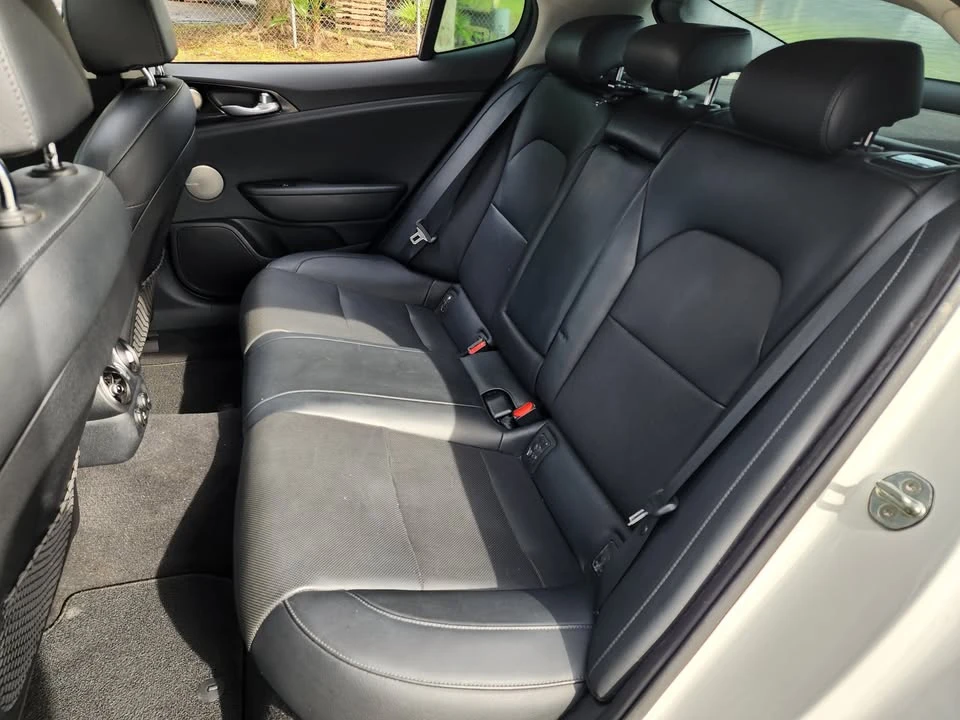 2018 Kia Stinger - Image 14 of 20